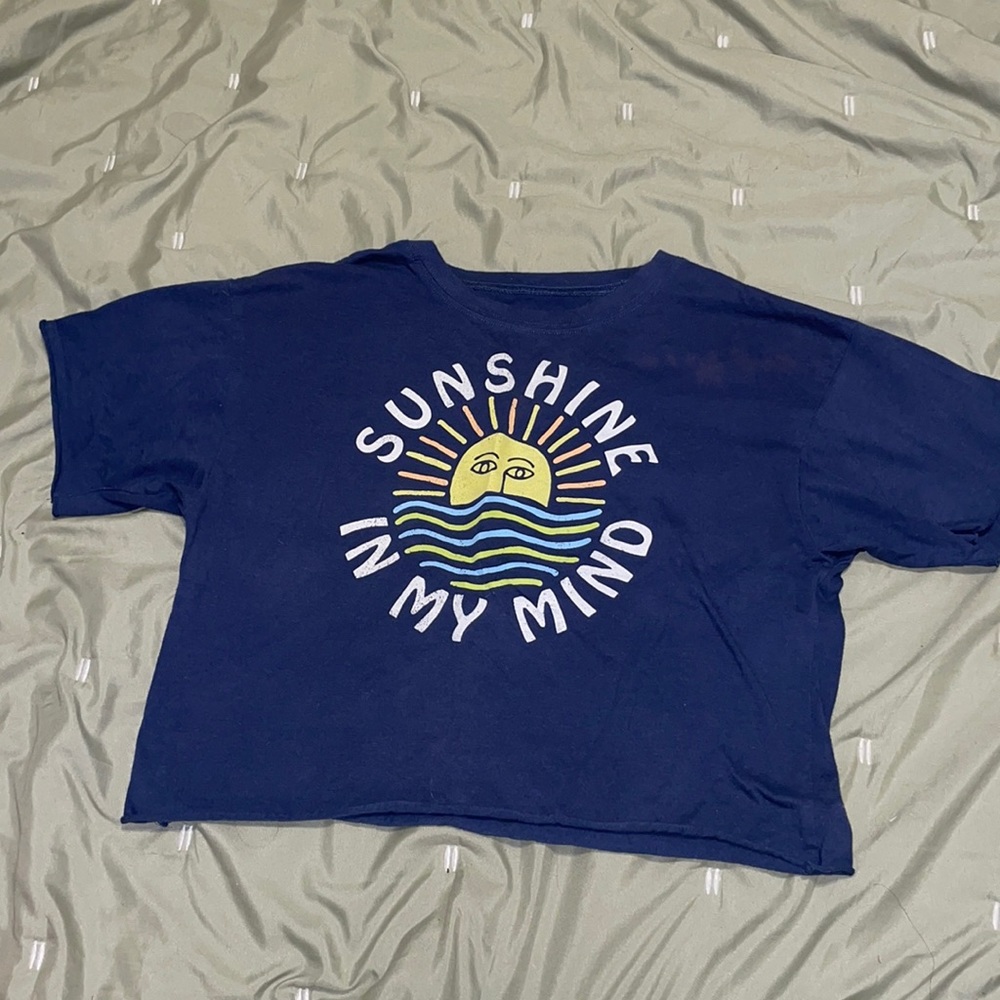 Graphic Crop Top Size Small 🌞